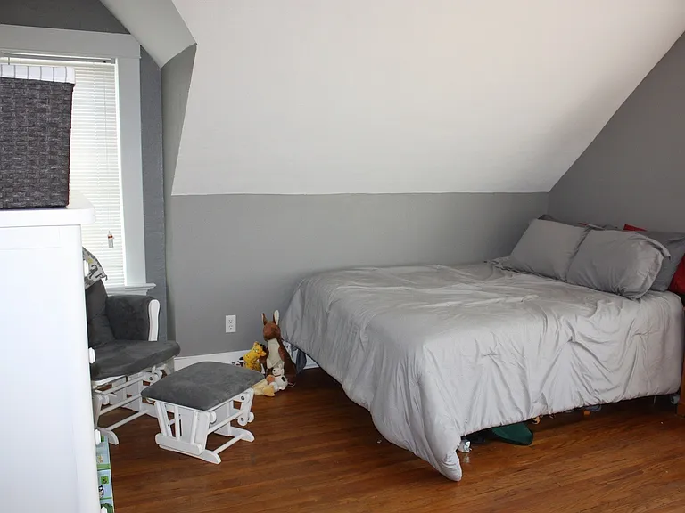 506 Broadway St — Photo 9