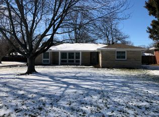 1915 David Dr, Champaign, IL 61821