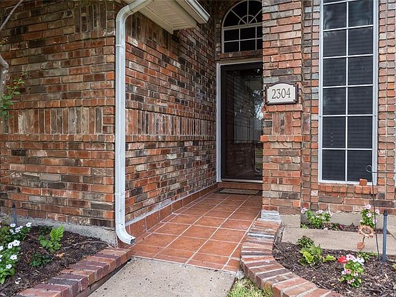 4th image of 2304 Heatherdale Dr