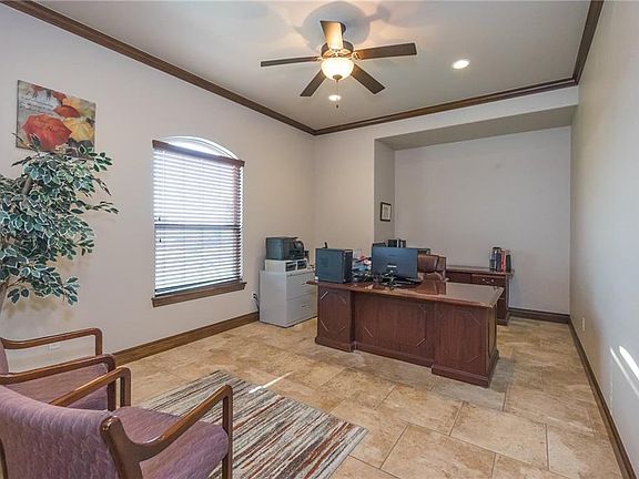 4th image of 15401 Coral Creek Ln