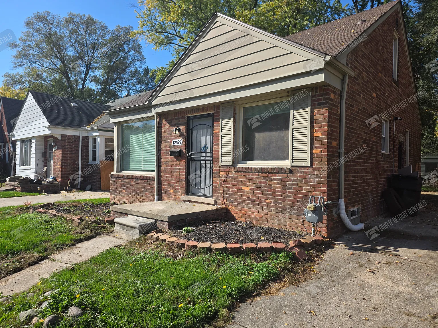 House - Bungalow — Photo 2