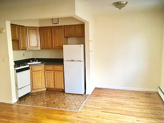 Rented by Bruma Realty LLC | media 9