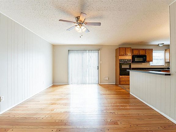 5th image of 6882 Foxbend Ct