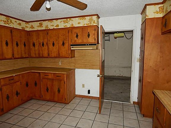 4th image of 1802 Elza Dr