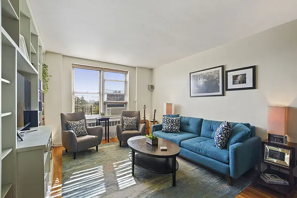 Sold by Compass | media 1