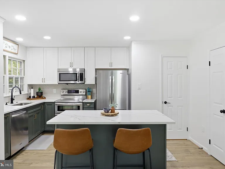 12845 Mill Brook Ct — Photo 14