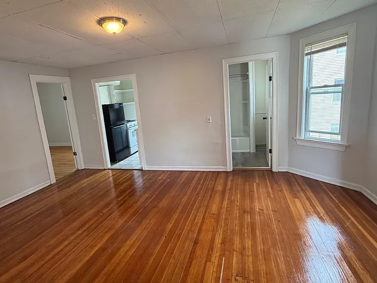255 Fountain St, Unit 2 Fall River, MA 3 Bedrooms 1 Bathroom — Photo 12