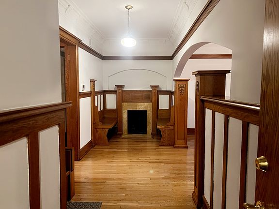 3rd image of 1262 W Wilson Ave #1