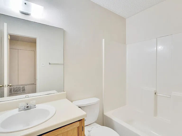 11900 Alpheus Ave #C — Photo 11