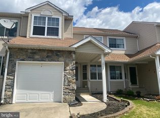 68 Pondview Ln, Sicklerville, NJ 08081