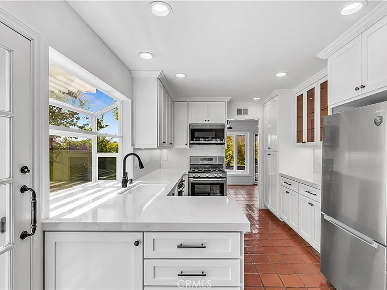 33051 Christina Dr — Photo 8