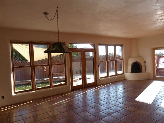 4th image of 880 Camino Consuelo