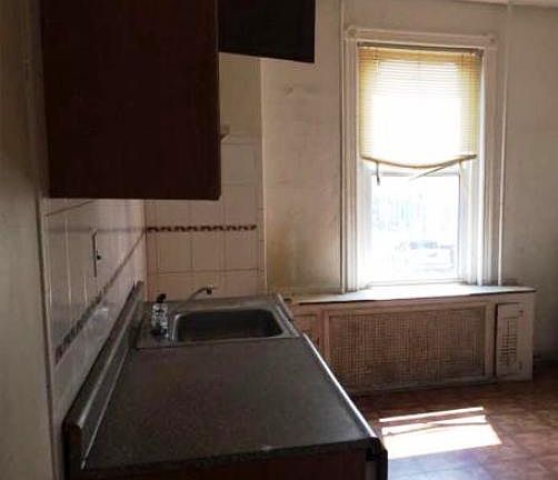 3rd image of 1100 W 4th St
