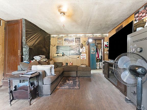 3rd image of 4462 Pike Road