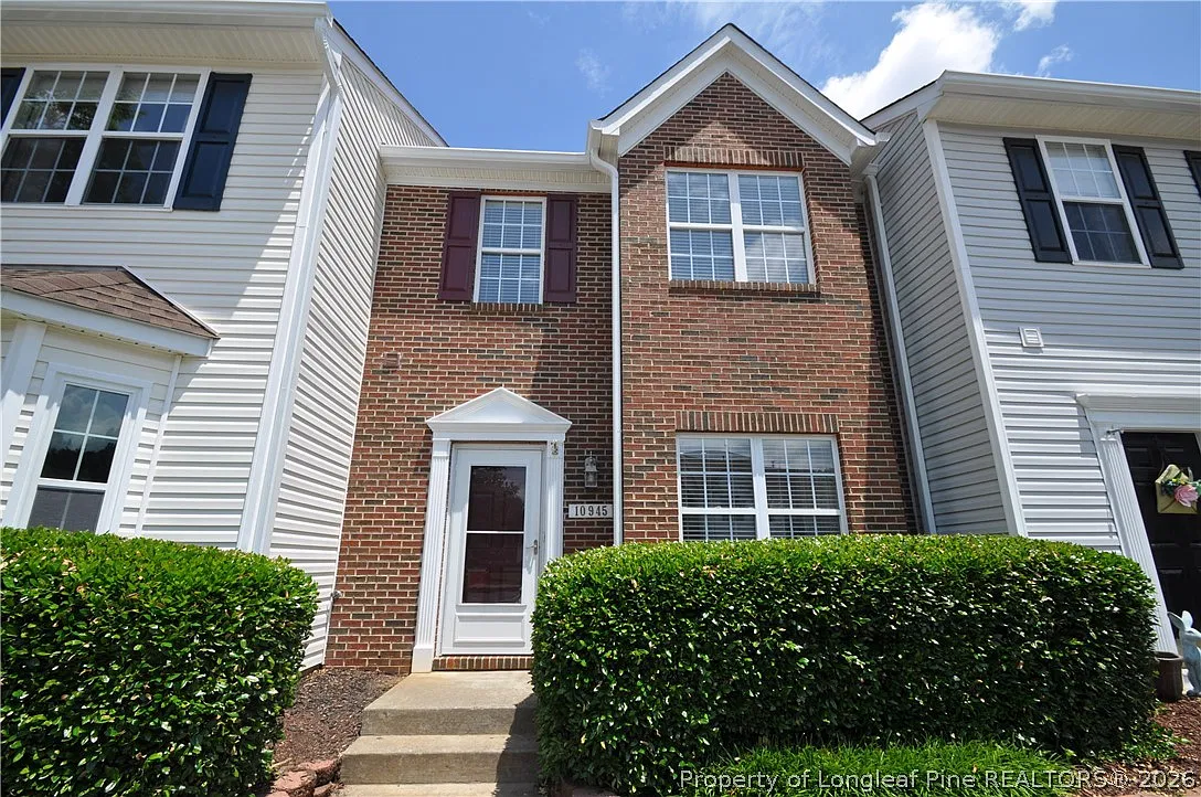 3 bed, 2.5 bath, $1,695 — Photo 1