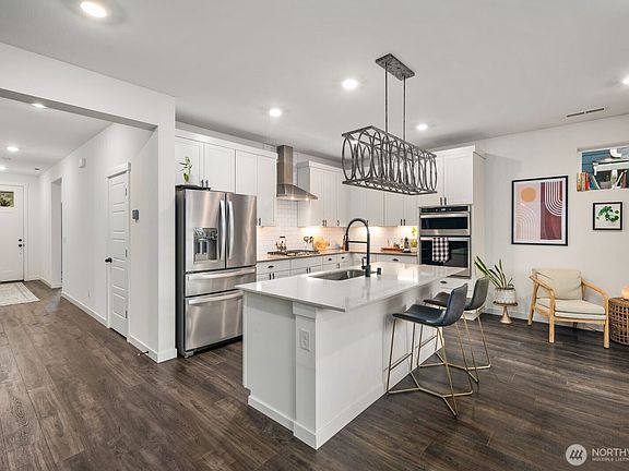 5th image of 17943 123rd Street E