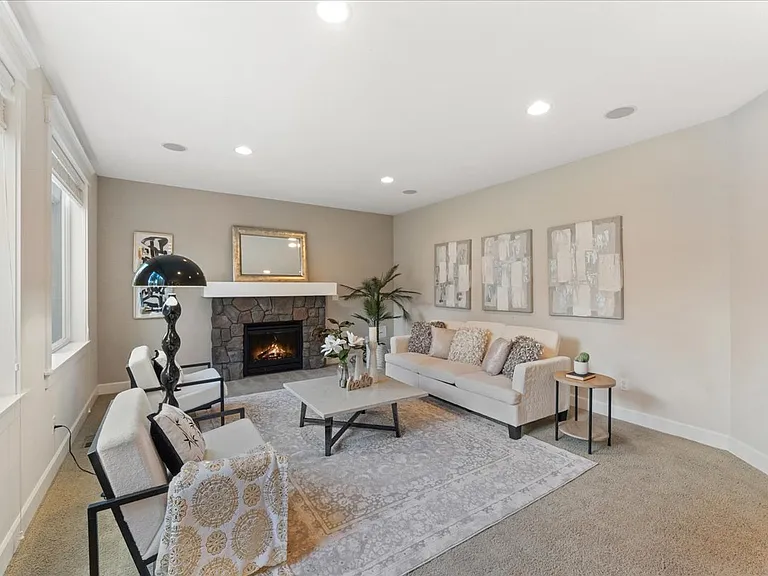 8718 NE 134th St — Photo 29