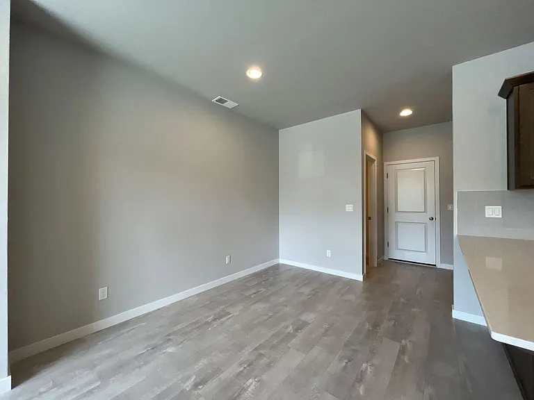 2157 36th Ave — Photo 15