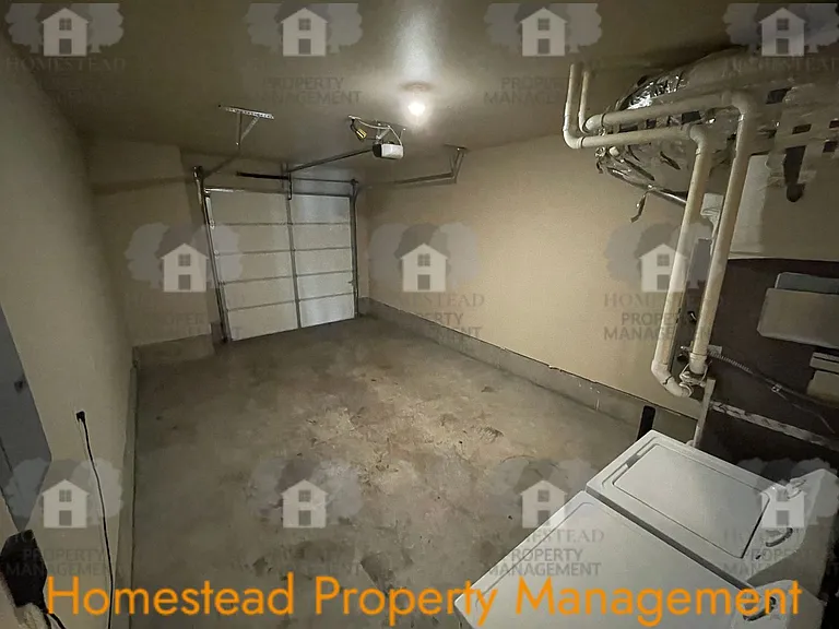 1449-1451 Northgate Dr — Photo 23