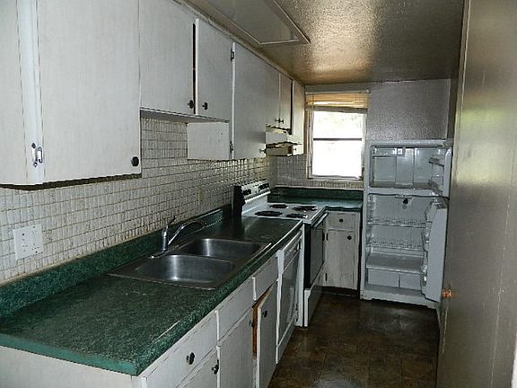 3rd image of 8719 N Mandarine Pl