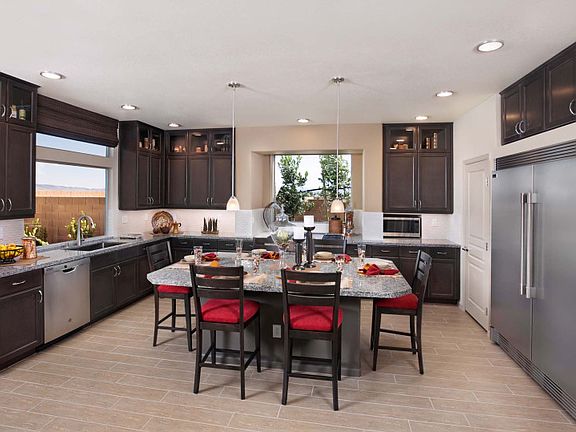 Kitchen with large island