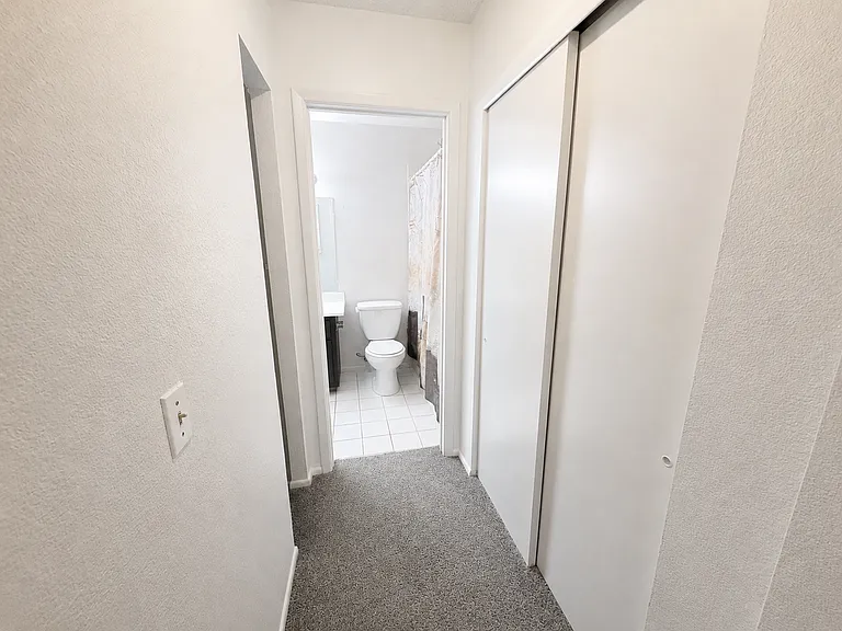 2931 E Beck Ln — Photo 11