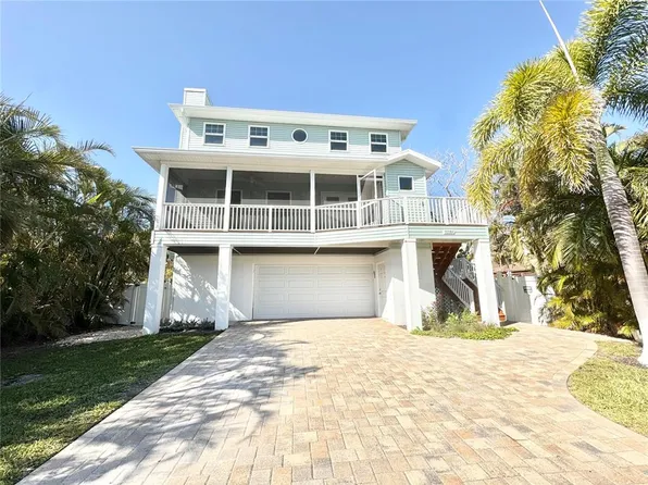 16204 3rd St E, Redington Beach, FL 33708