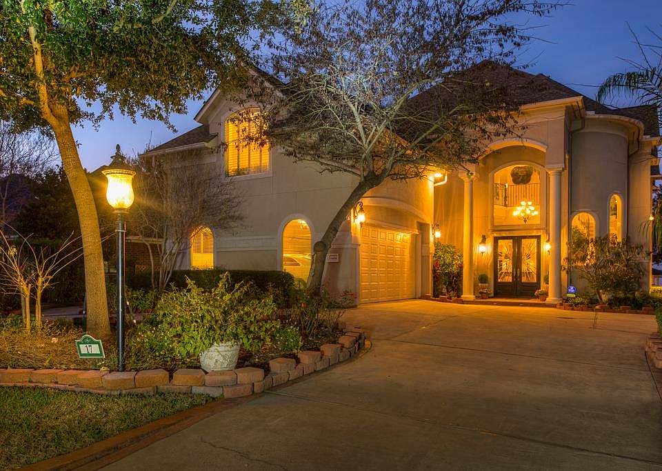 1st image of 17 Sarasota Cir N