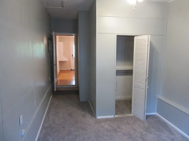 2509 S 25th St — Photo 8