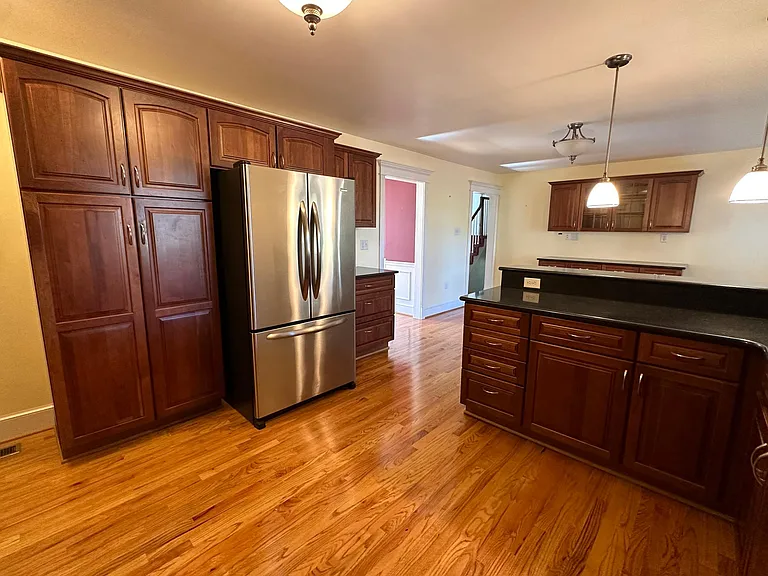 1195 Wrights Mill Rd — Photo 2