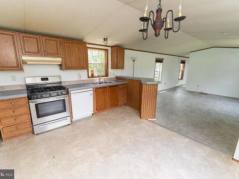 2350 Old Snow Hill Rd — Photo 20