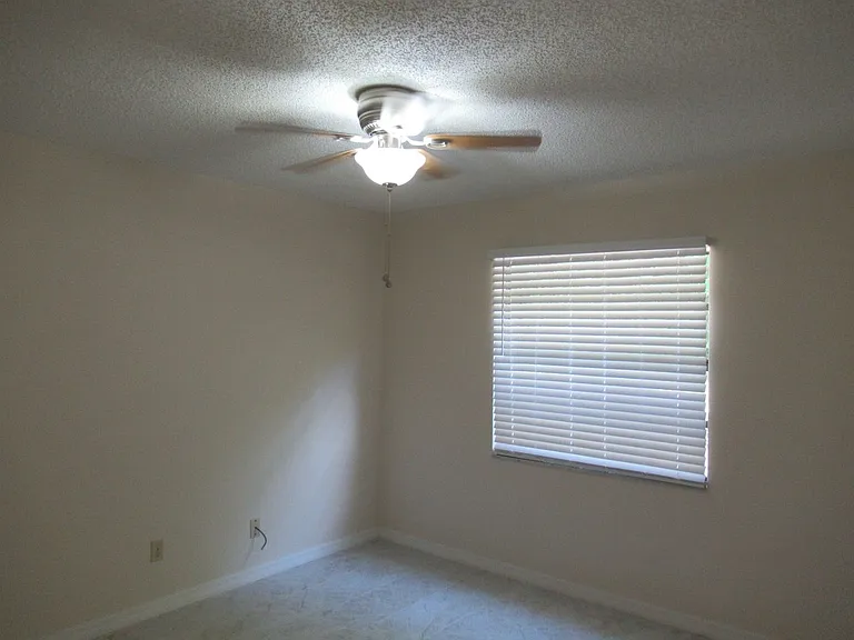 127 Sunnyside Dr — Photo 18