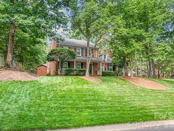 3rd image of 419 Scarborough Ln