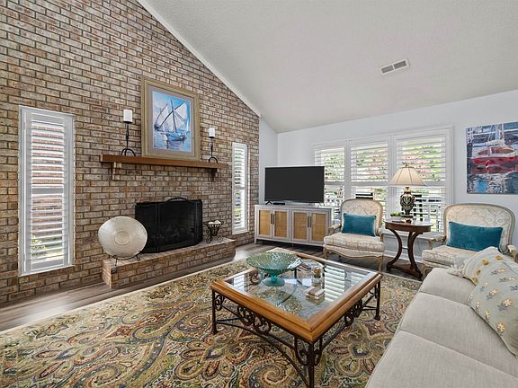 4th image of 4355 Woodhollow Ln.