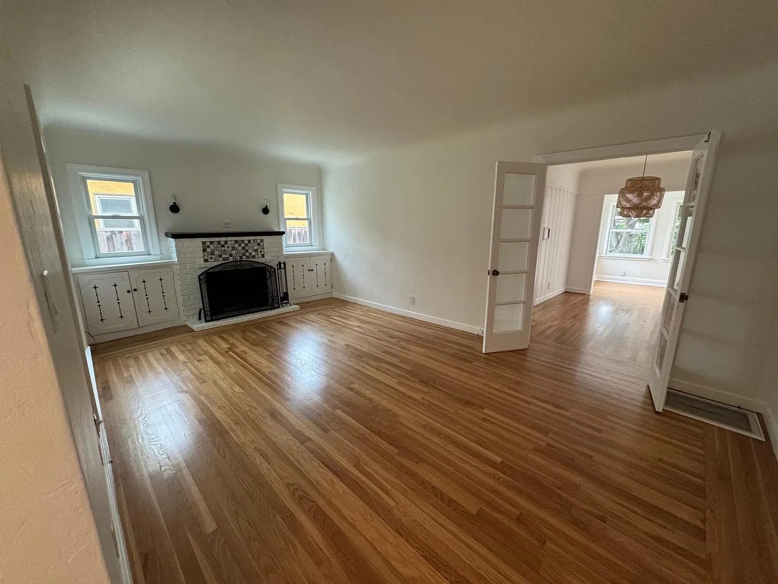 2 bed, 1.5 bath, 1140 sqft, $3,800 — Photo 3