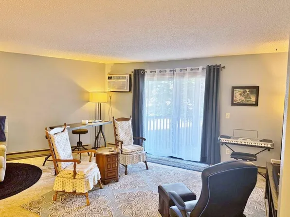 924 28th Ave SW #205, Minot, ND 58701