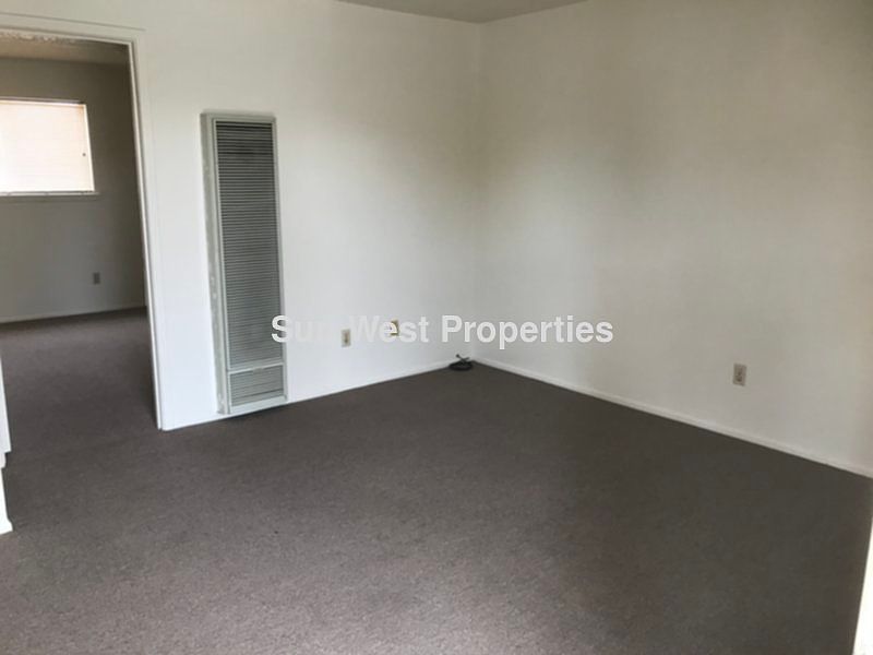 1st image of 1000 Walnut Dr APT 3
