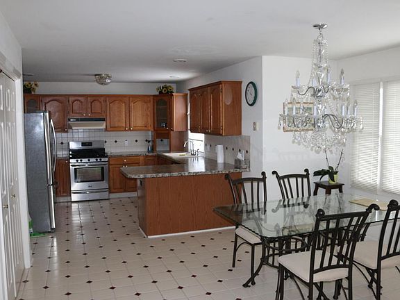 3rd image of 1080 Lumina Dr