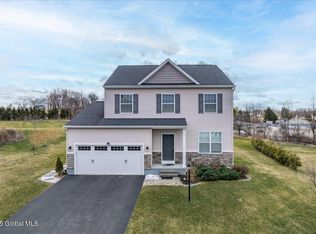 16 Nantucket St, Cohoes, NY 12047