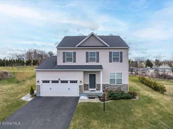 16 Nantucket Street, Cohoes, NY 12047