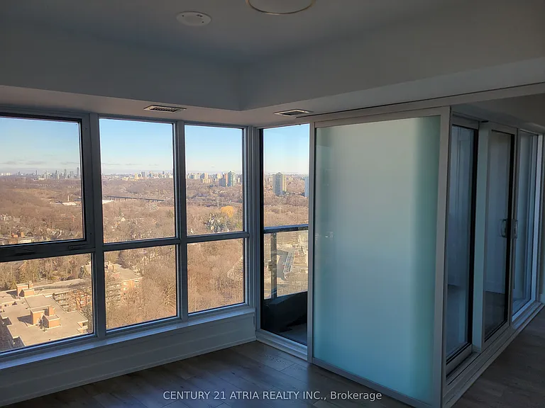 585 Bloor St E #2224 — Photo 11