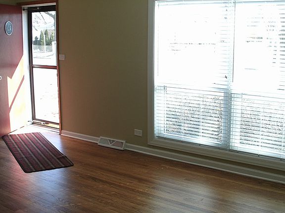 2nd image of 124 E Highland Ave