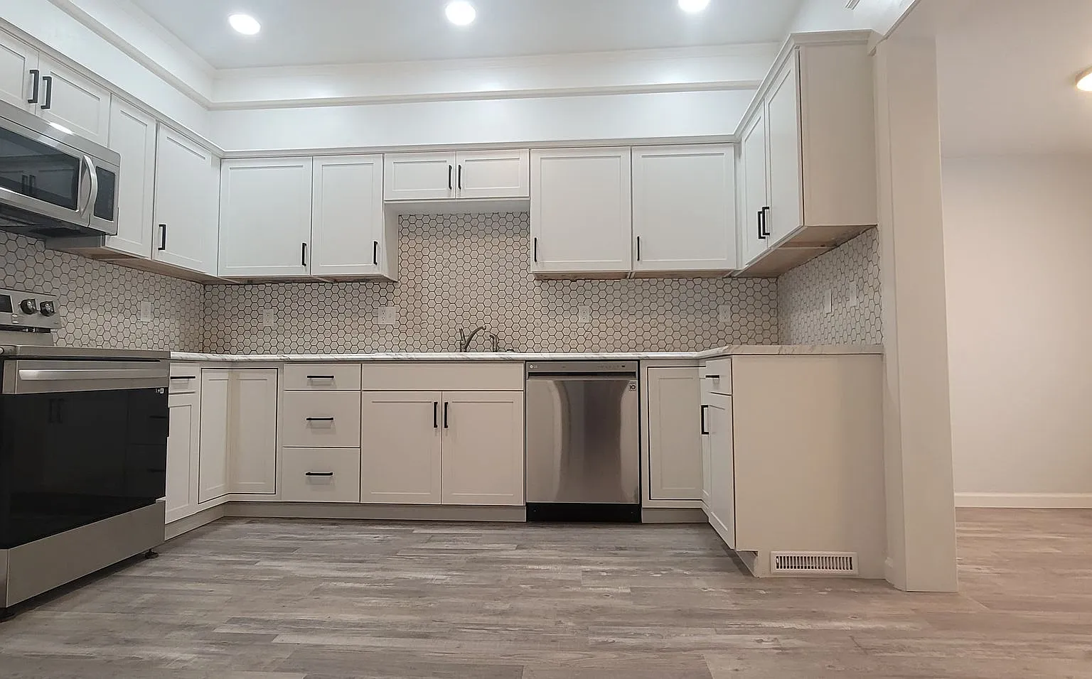 3 bed, 1.5 bath, $1,750 — Photo 3