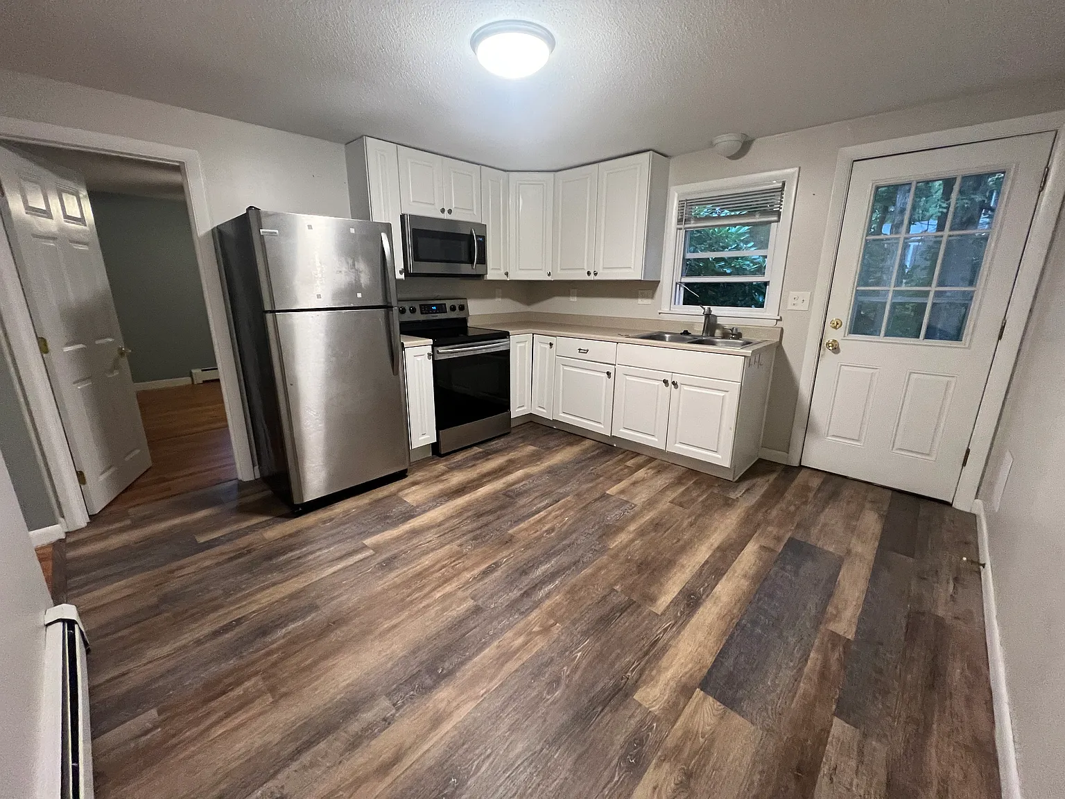 2 bed, 800 sqft, $2,550 — Photo 3