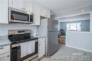 747 N Main St #B2 — Photo 3