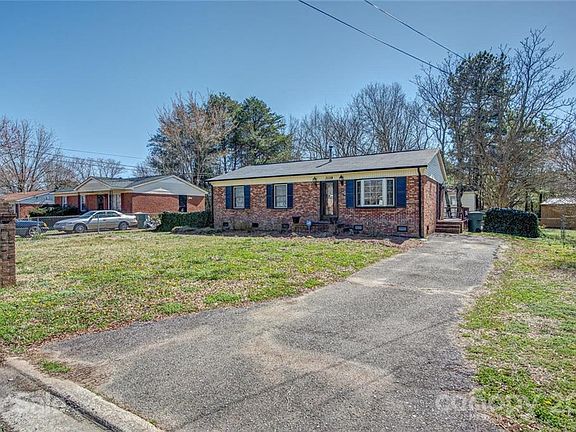 3rd image of 3119 Salem Dr