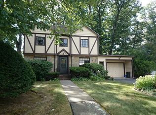 247 W Roxbury Pkwy, Chestnut Hill, MA 02467