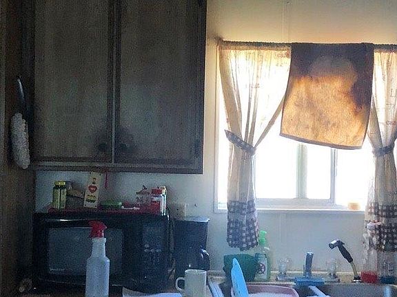 4th image of 5843 Rupert Ave
