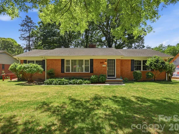 810 Brockbank Rd, Charlotte, NC 28209