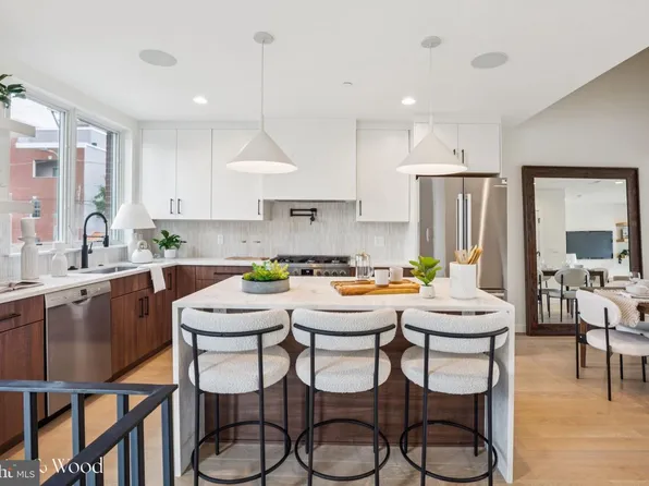 612 N Brenna Walk, Philadelphia, PA 19123